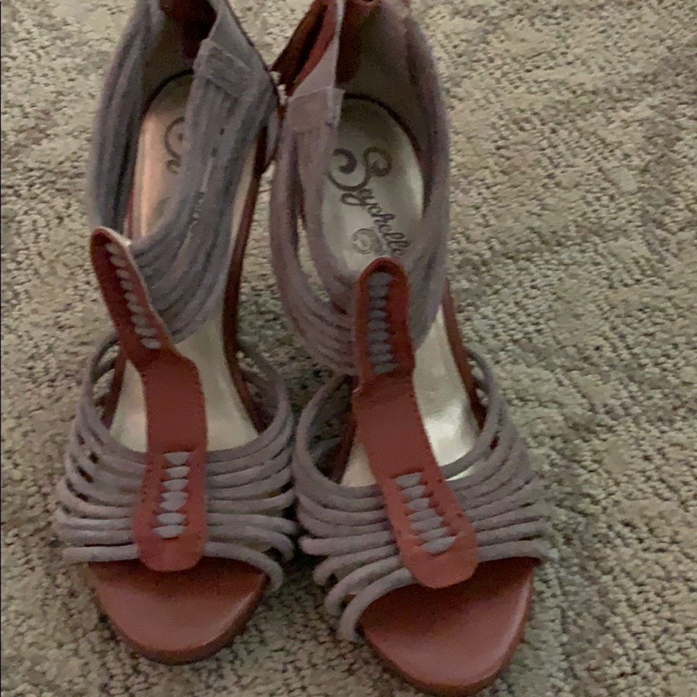 Seychelles sandals gray/tan heels 7.5